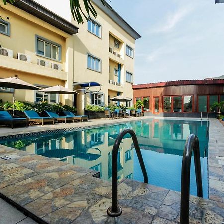 Sunfit - Fitness, Spa, Accommodation Aliayabiagba Kültér fotó