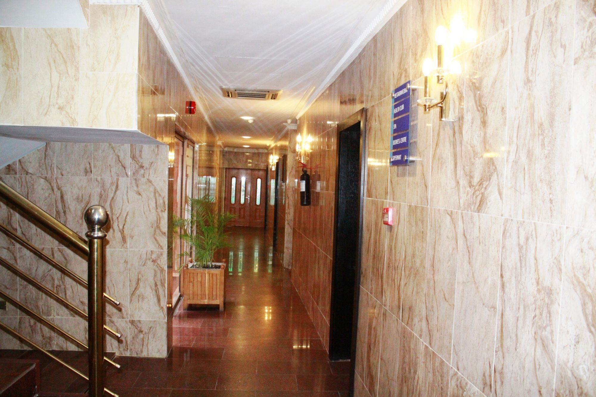 Sunfit - Fitness, Spa, Accommodation Aliayabiagba Kültér fotó